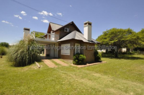 HERMOSA CASA CON PILETA
